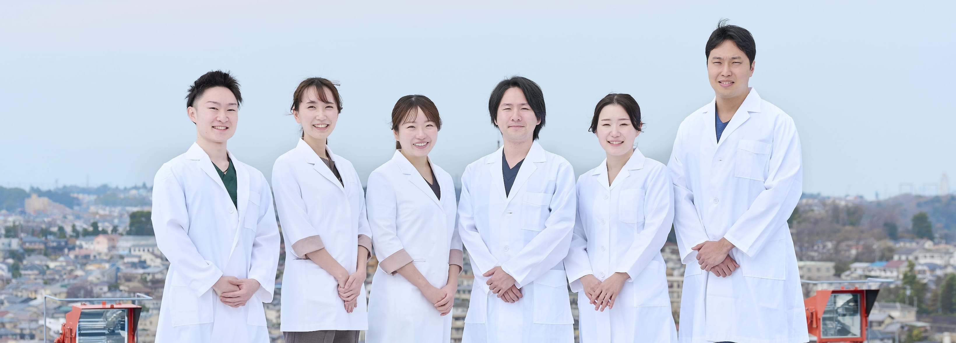 屋上での集合写真